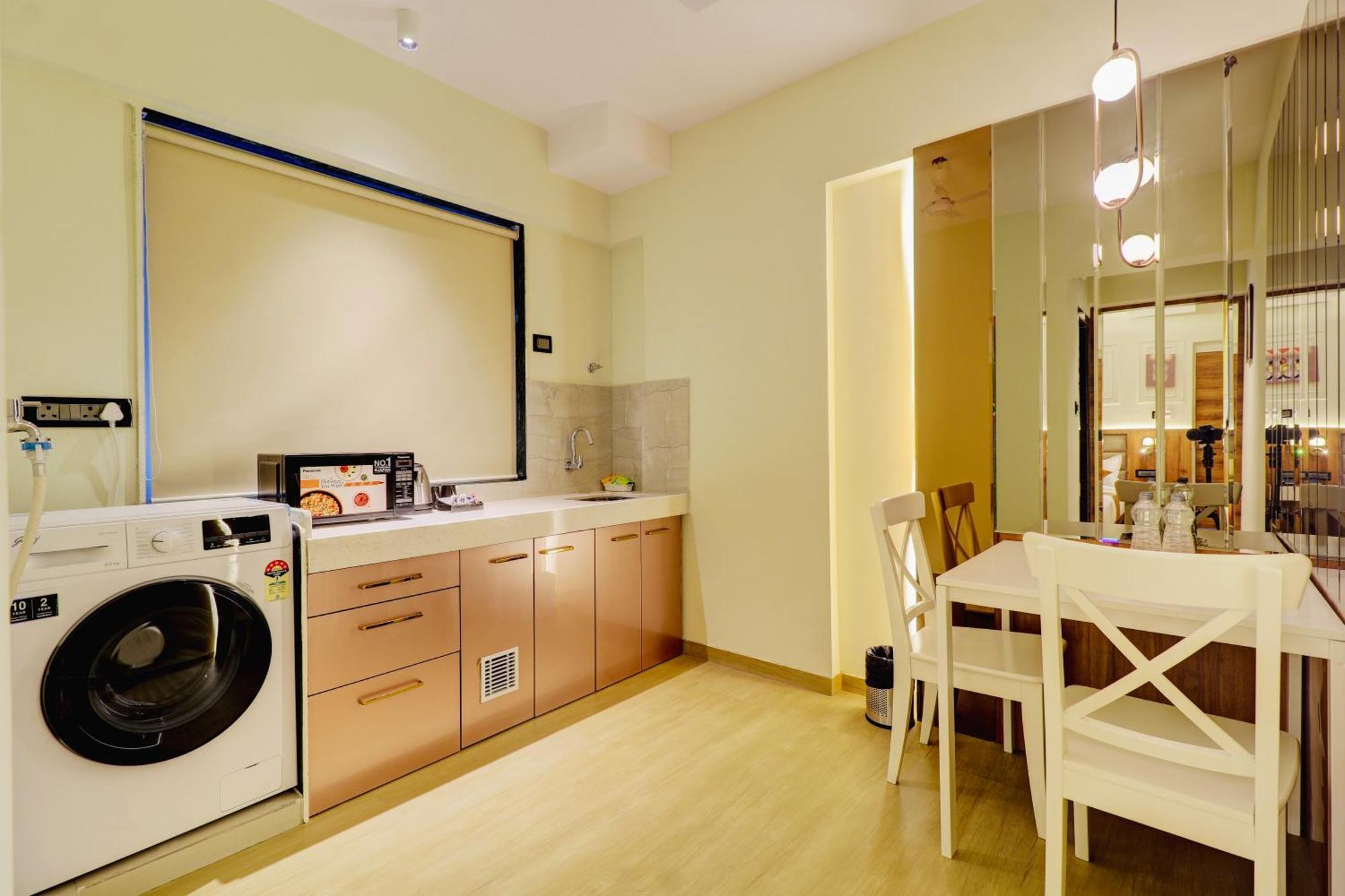 Home2 Suites And Service Apartments, Mumbai Airport Екстер'єр фото