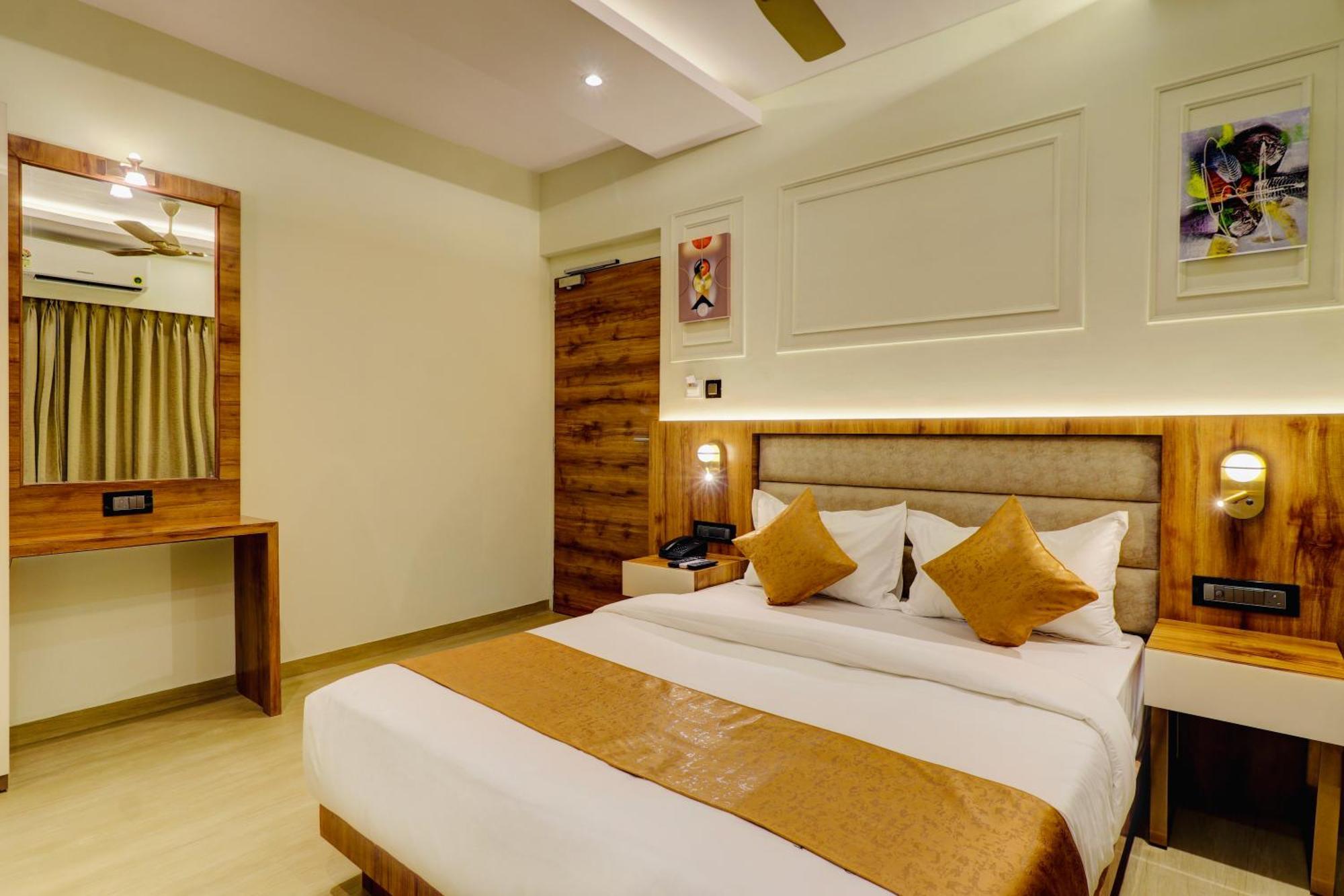 Home2 Suites And Service Apartments, Mumbai Airport Екстер'єр фото