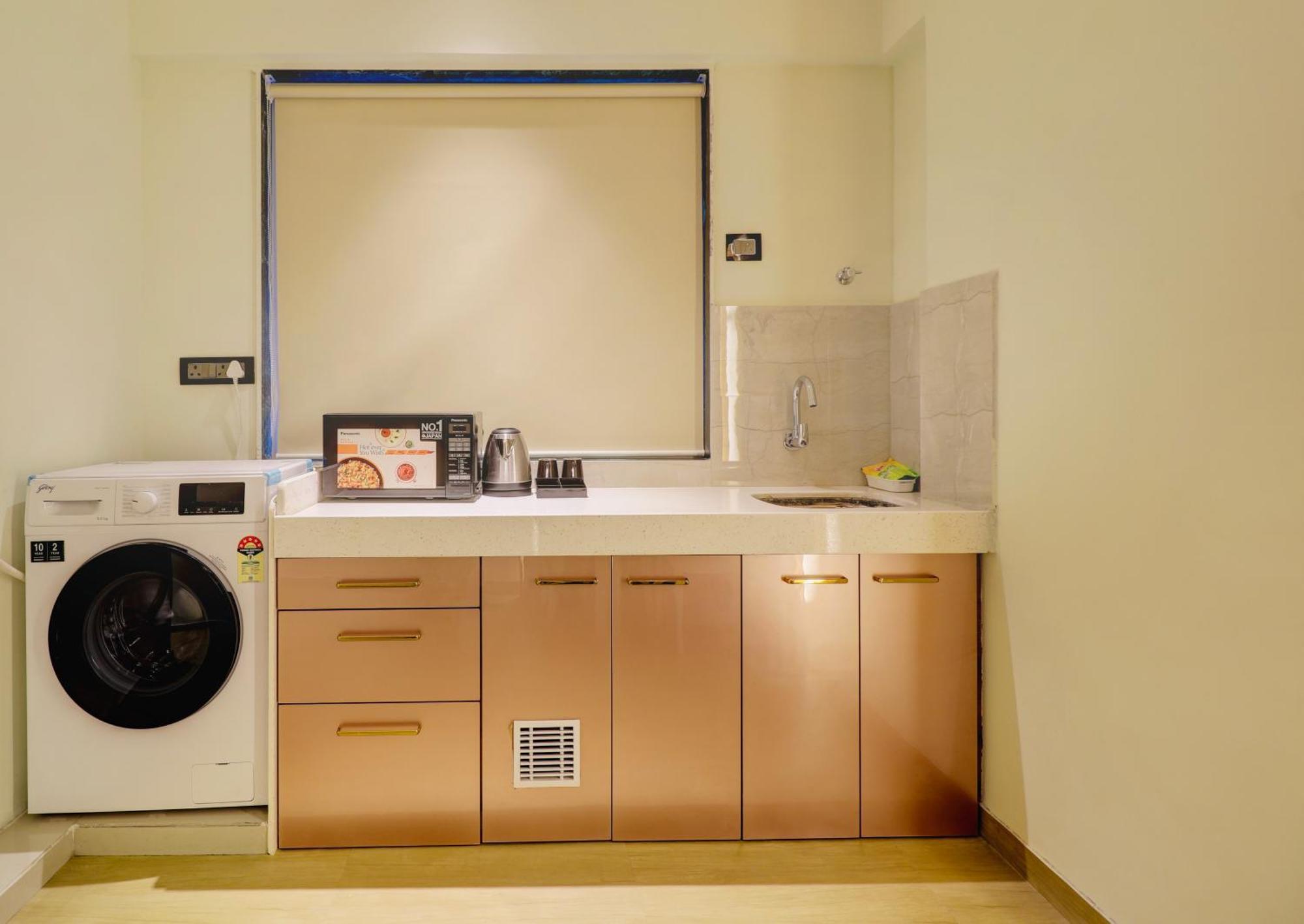 Home2 Suites And Service Apartments, Mumbai Airport Екстер'єр фото